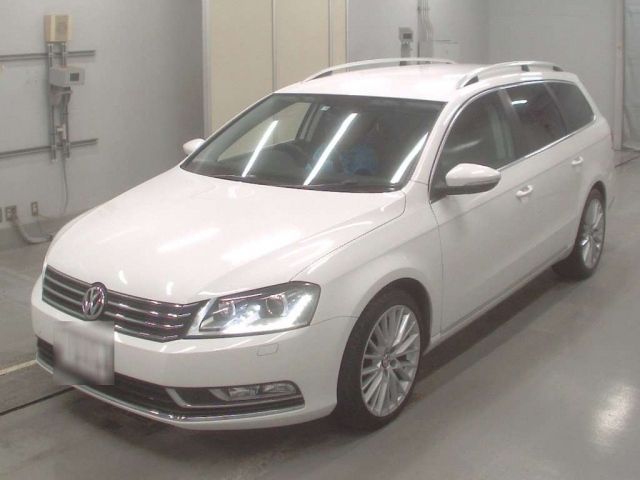 10125 Volkswagen Passat variant 3CCAX 2011 г. (CAA Tokyo)